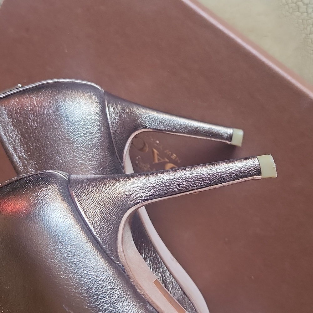 🌷Coach Rosey Bronze Women's Heels - Picture 4 of 10
